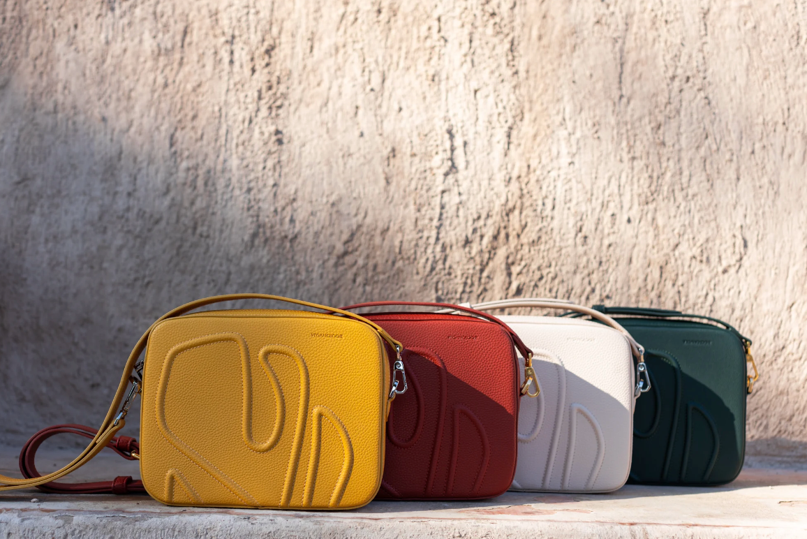 Maze Crossbody